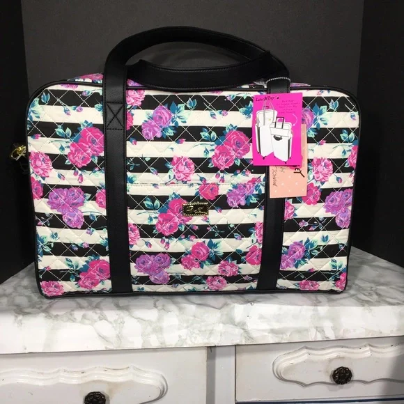 BETSEY JOHNSON QUILTED FLORAL WEEKENDER BAG - Picture 2 of 8